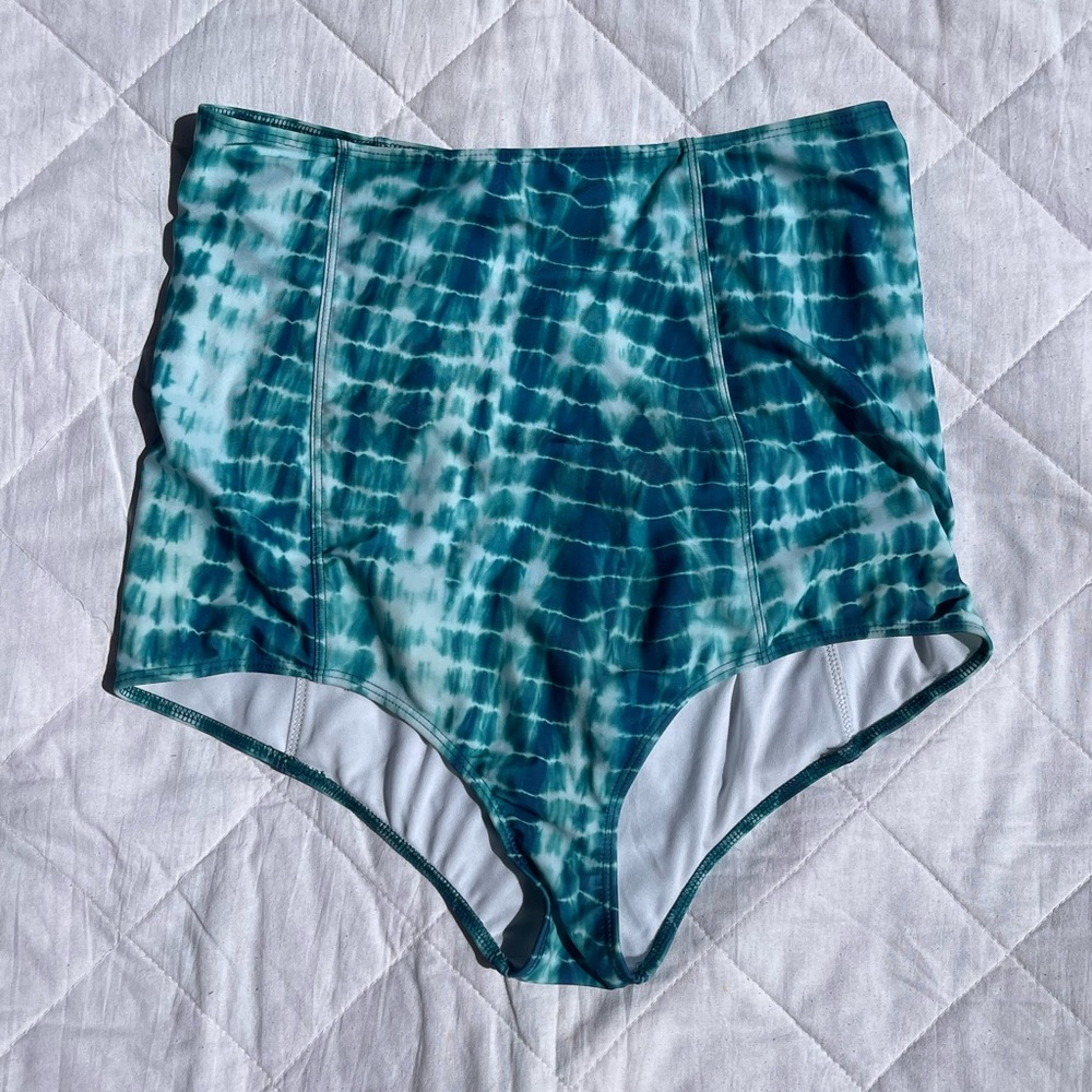 Kortni Jeane Extended High-Waisted Bottoms